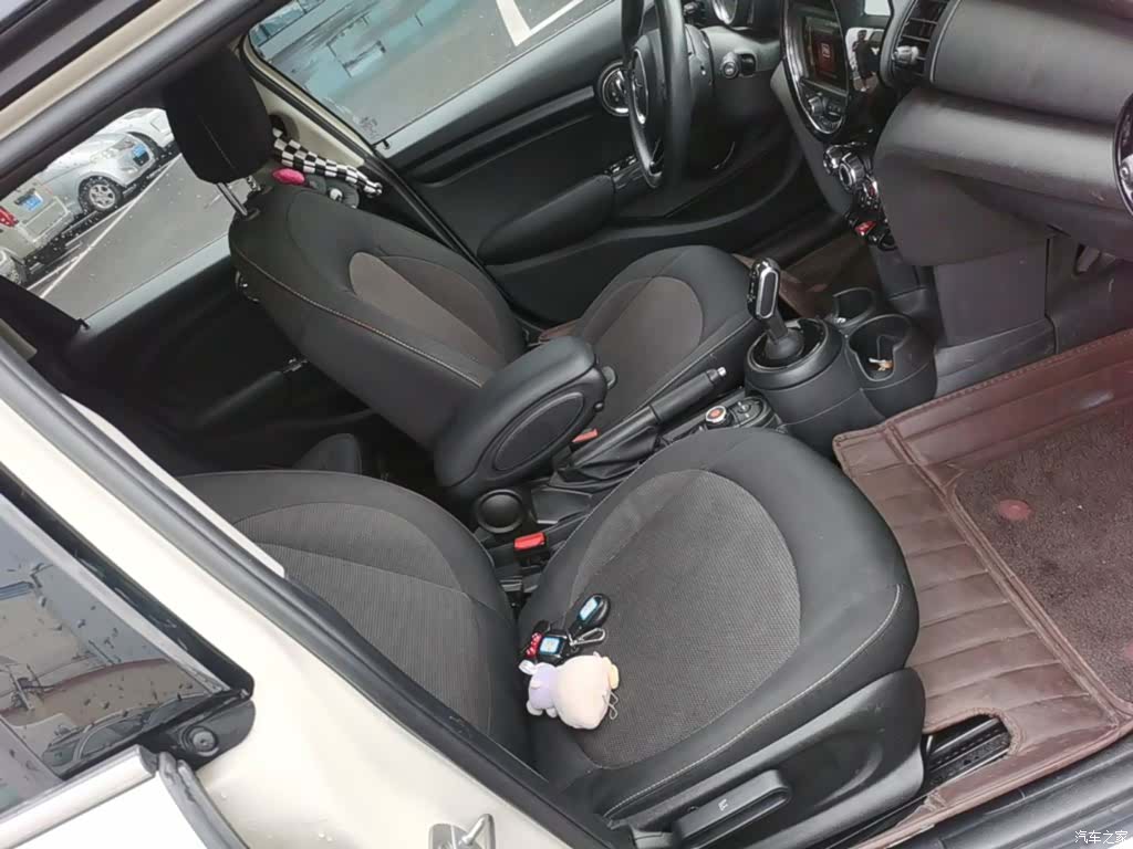 Mini ONE, 2019 25