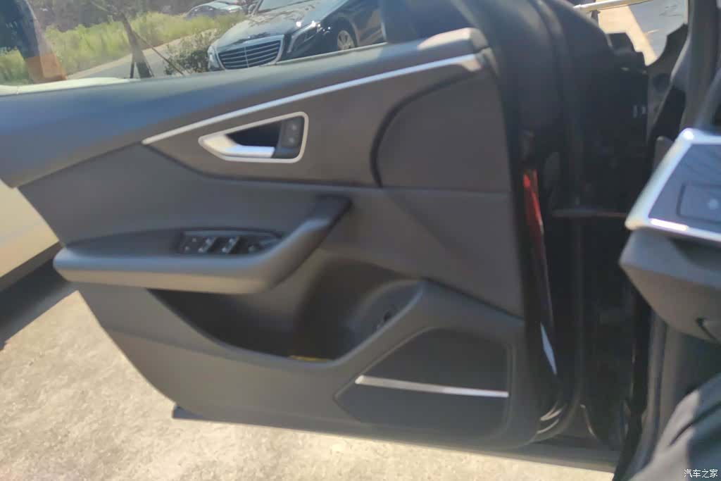 Audi Q8, 2021 7