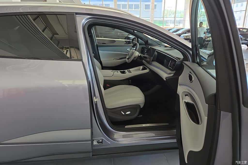 BYD HiAce, 2025 8