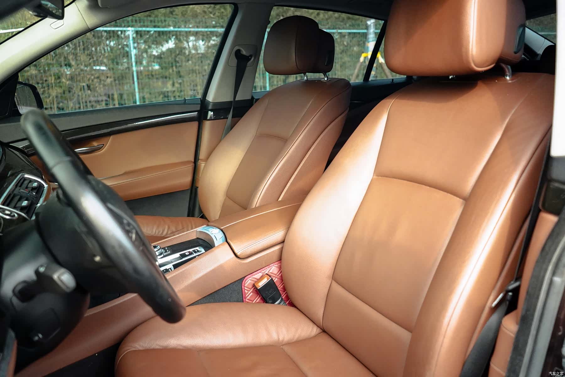 BMW 5 Series, 2012 10