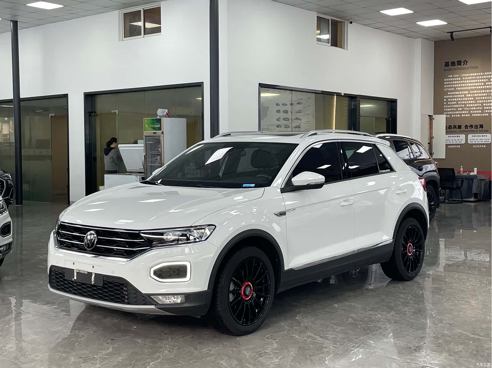 Volkswagen T-ROC, 2021 1