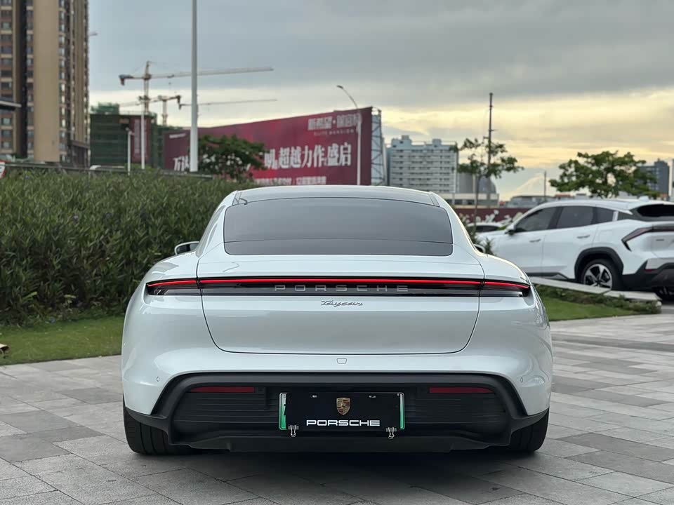 Porsche Taycan