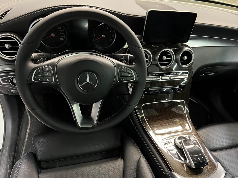 Mercedes-Benz GLC Mercedes-Benz GLC
