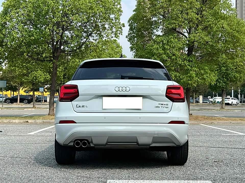 Audi Q2L