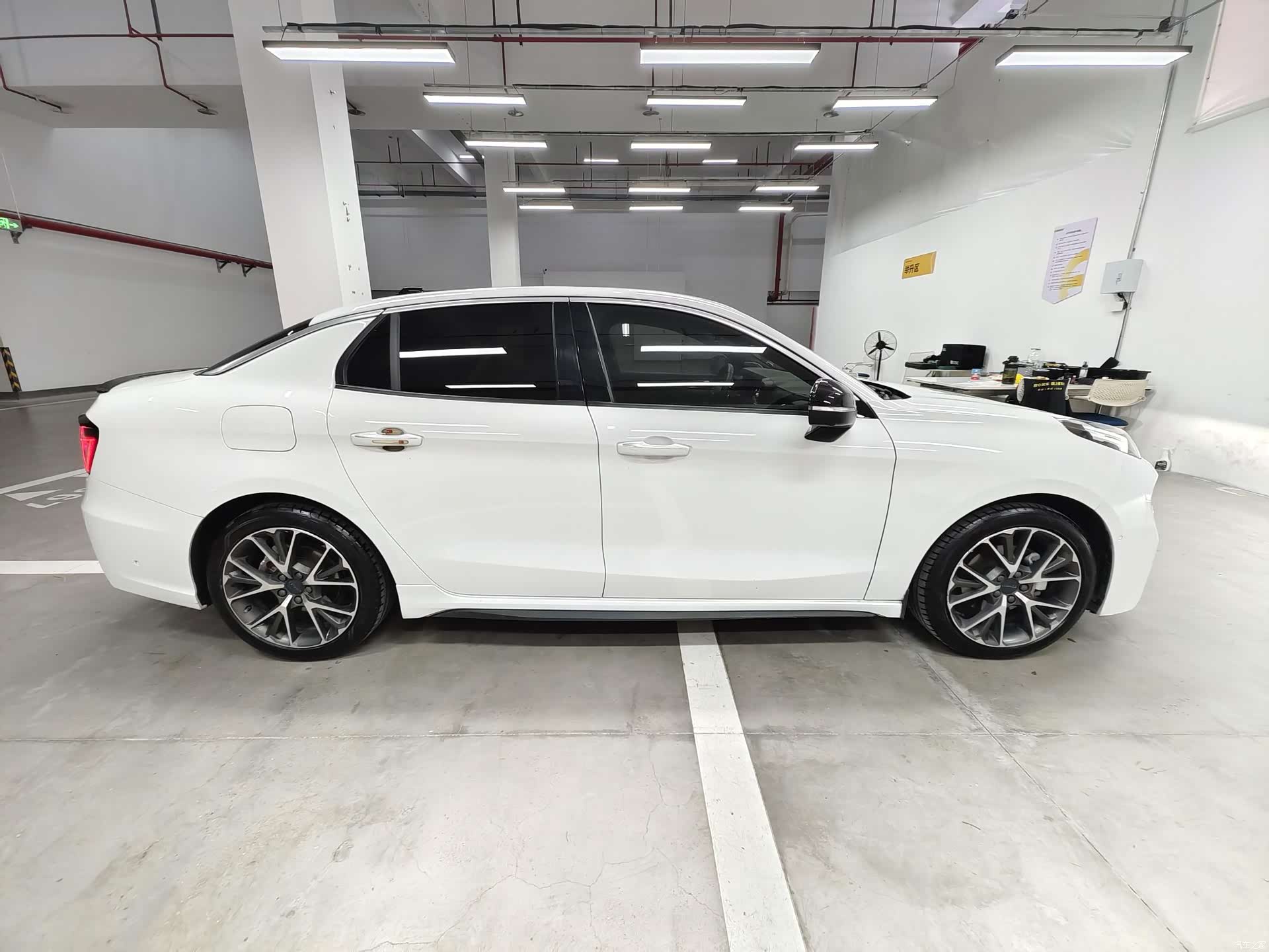 Lynk & Co 01, 2020 все фото