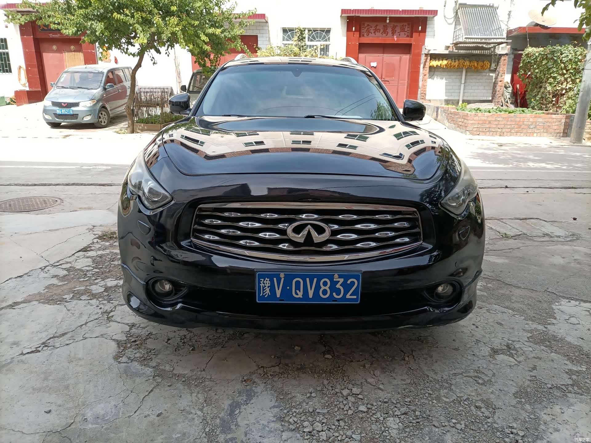 Infiniti FX35, 2011 3