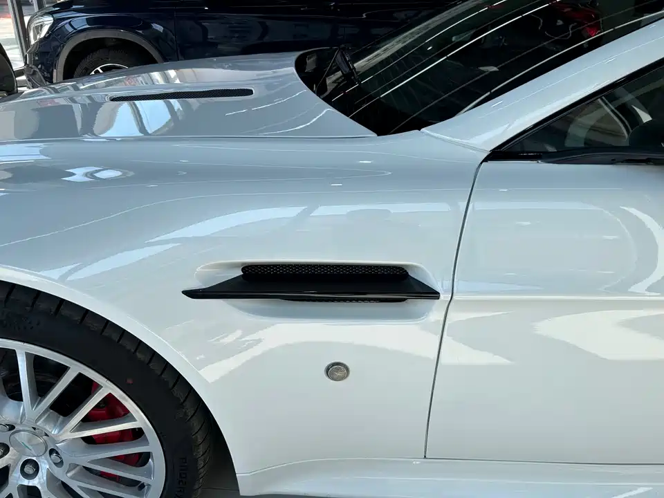 Aston Martin V8 Vantage