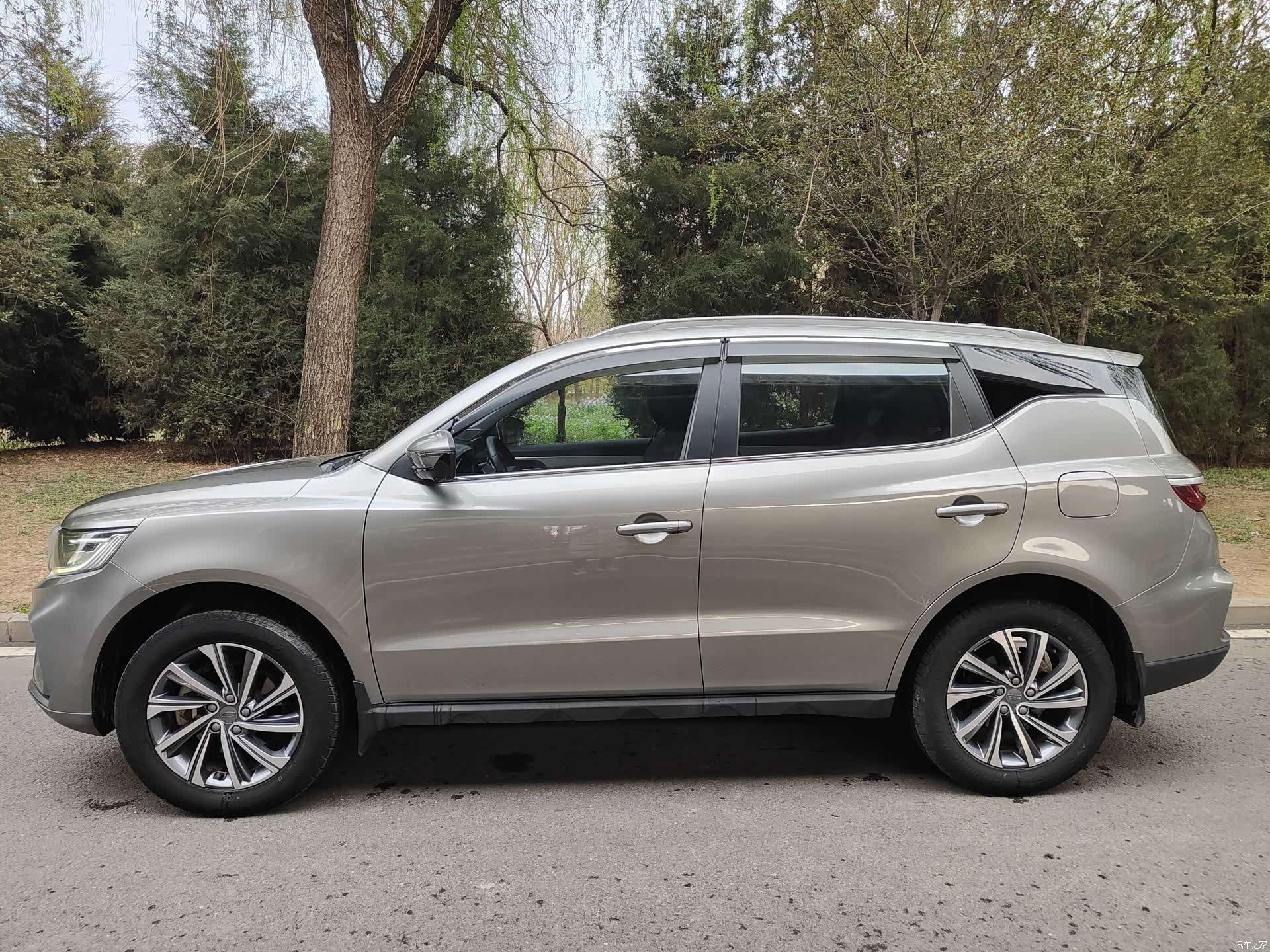 Geely X6, 2020 4