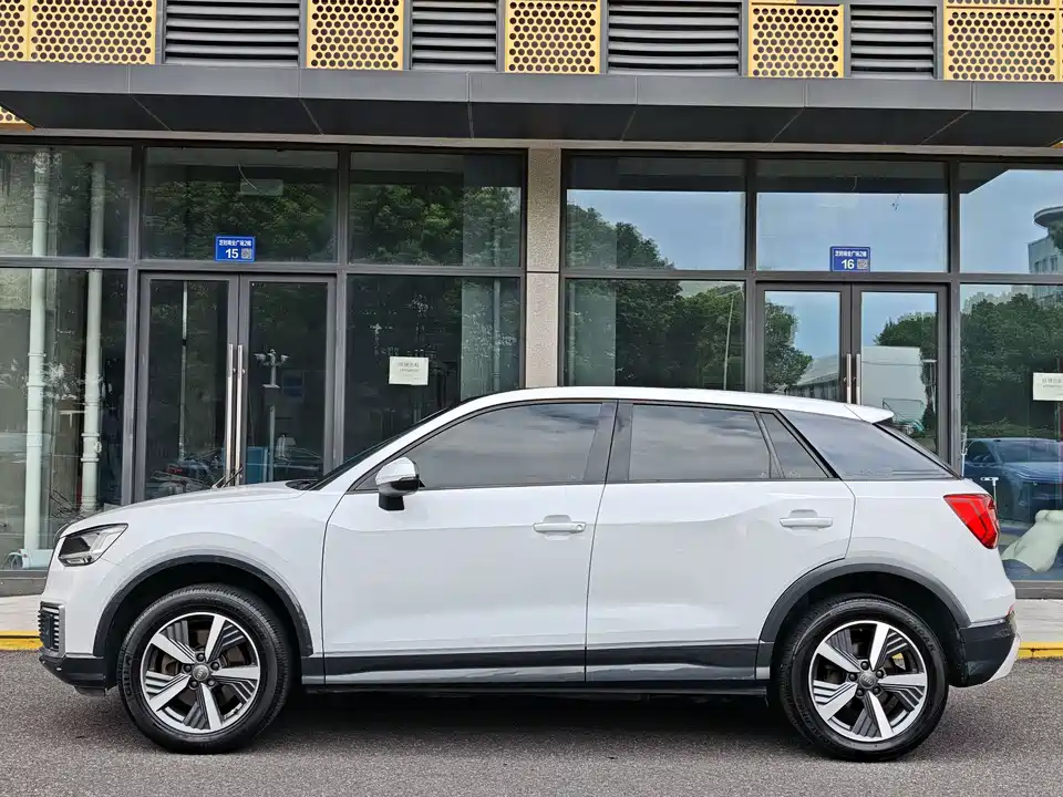 Audi Q2L