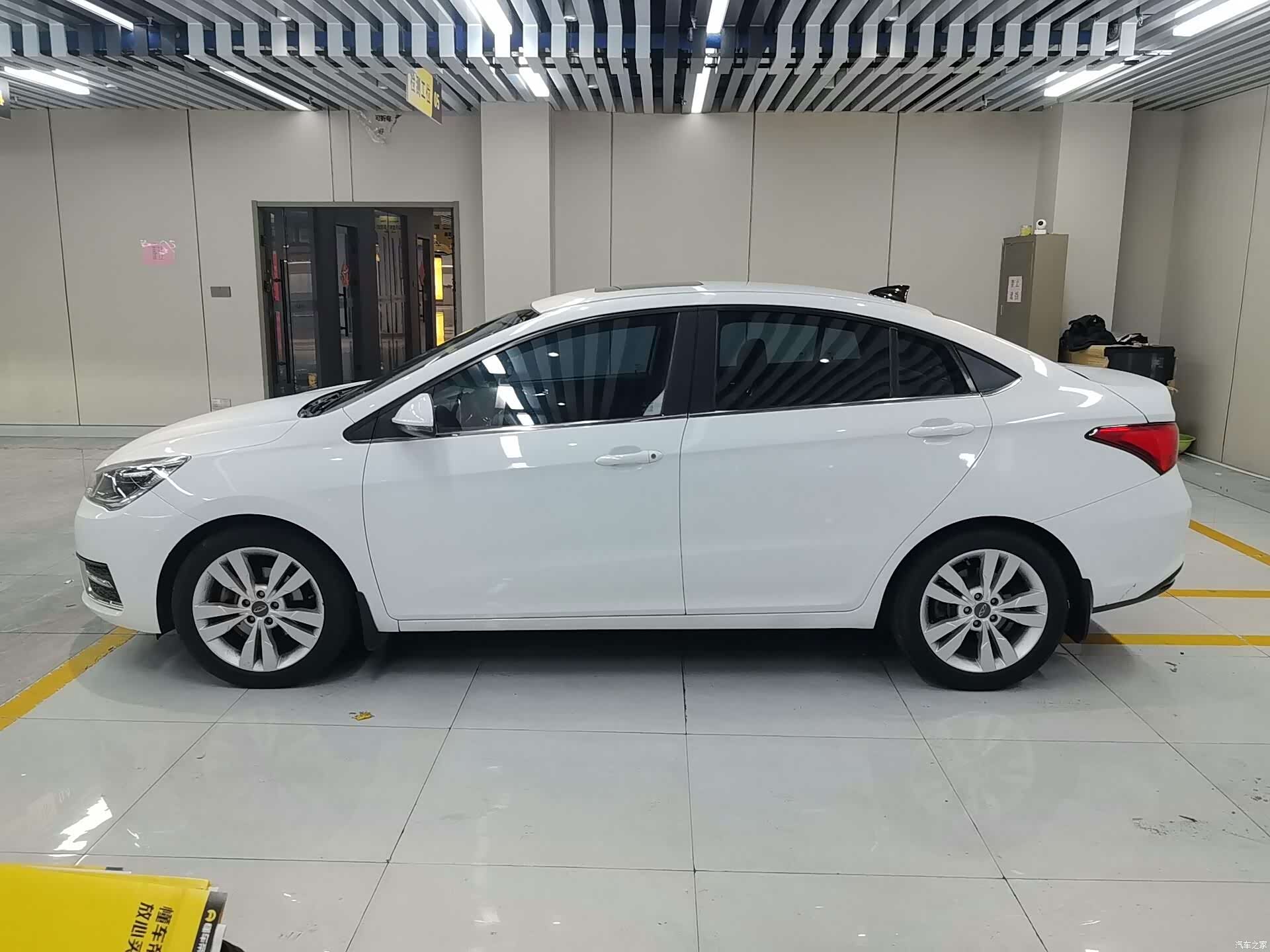 Chery 5, 2016 2