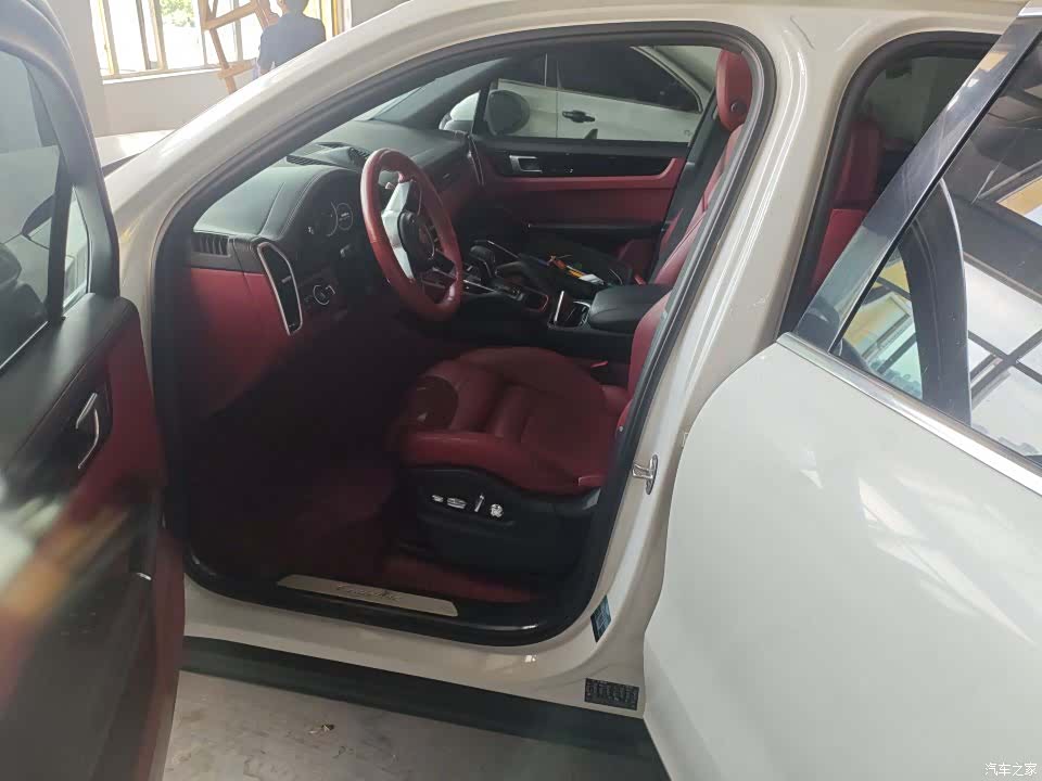 Porsche Cayenne, 2020 все фото