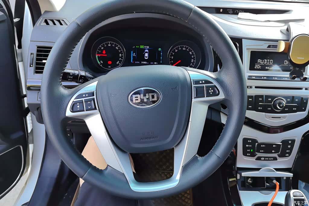 BYD E5, 2016 15