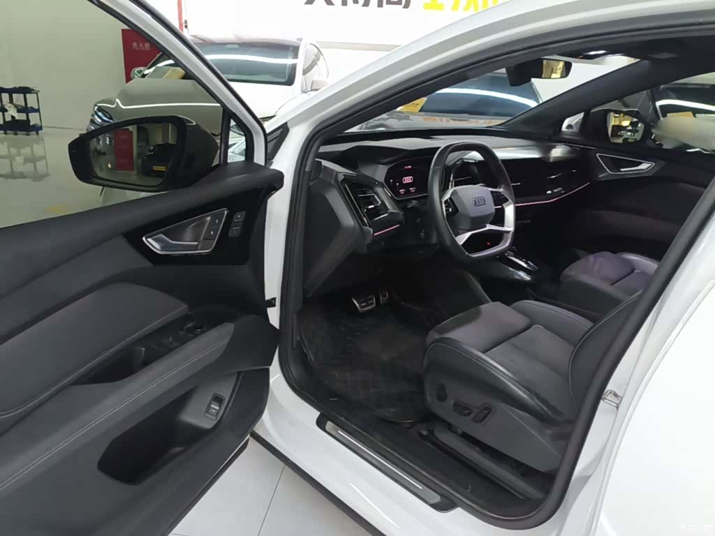 Audi Q4 e-tron, 2023 16