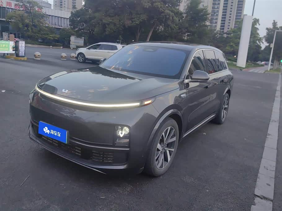 Li Auto L8