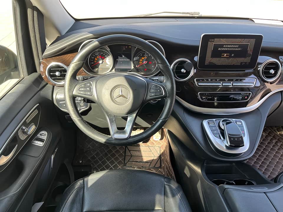 Mercedes-Benz V-class