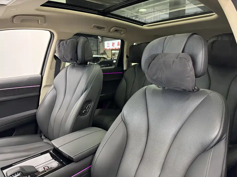 AITO Ask the world M7