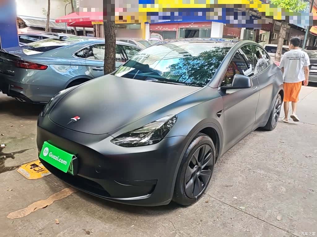 Tesla Model Y, 2024 1
