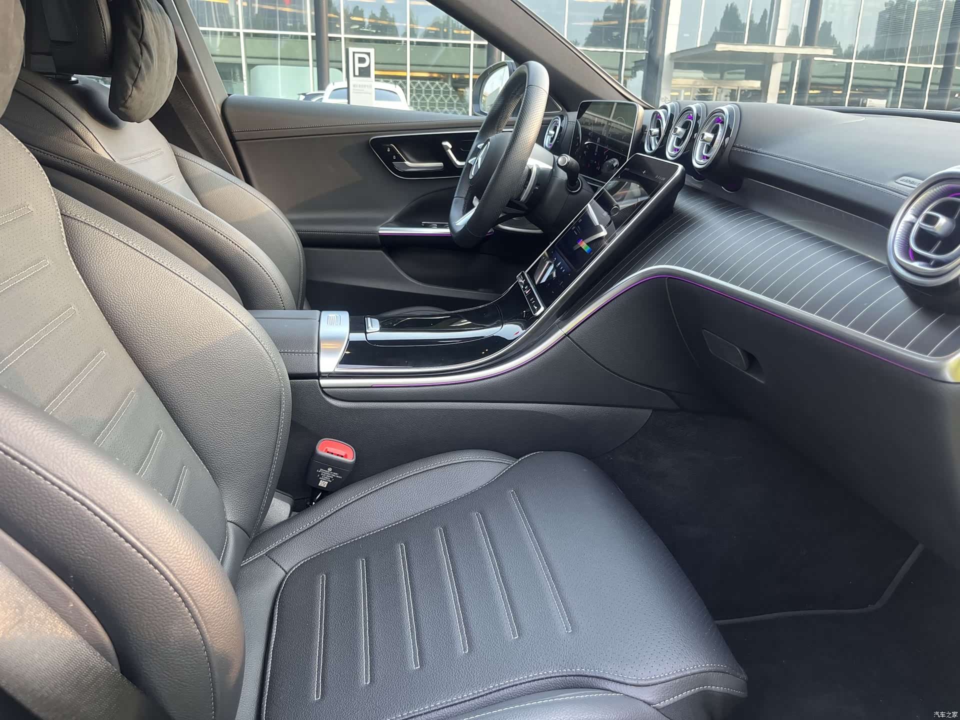 Mercedes-Benz C-Class, 2024 18