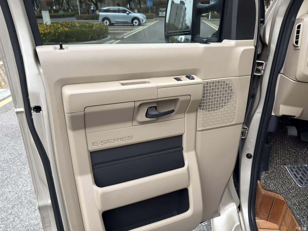 Ford E350, 2012 7