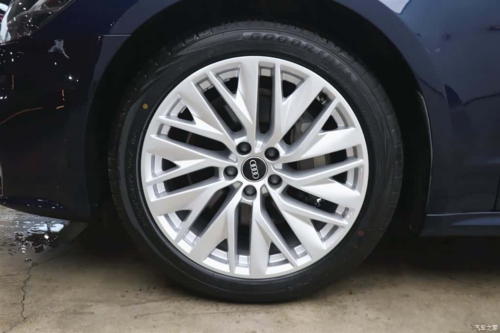 Audi A7L, 2024 28