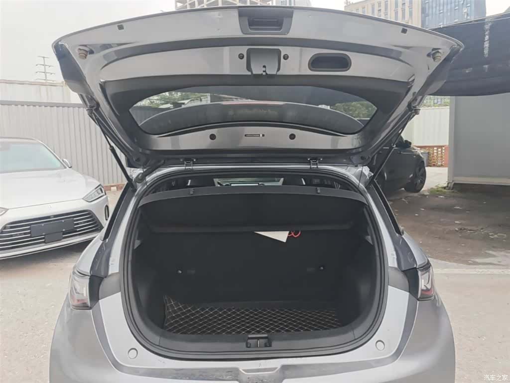 BYD Dolphin, 2022 19