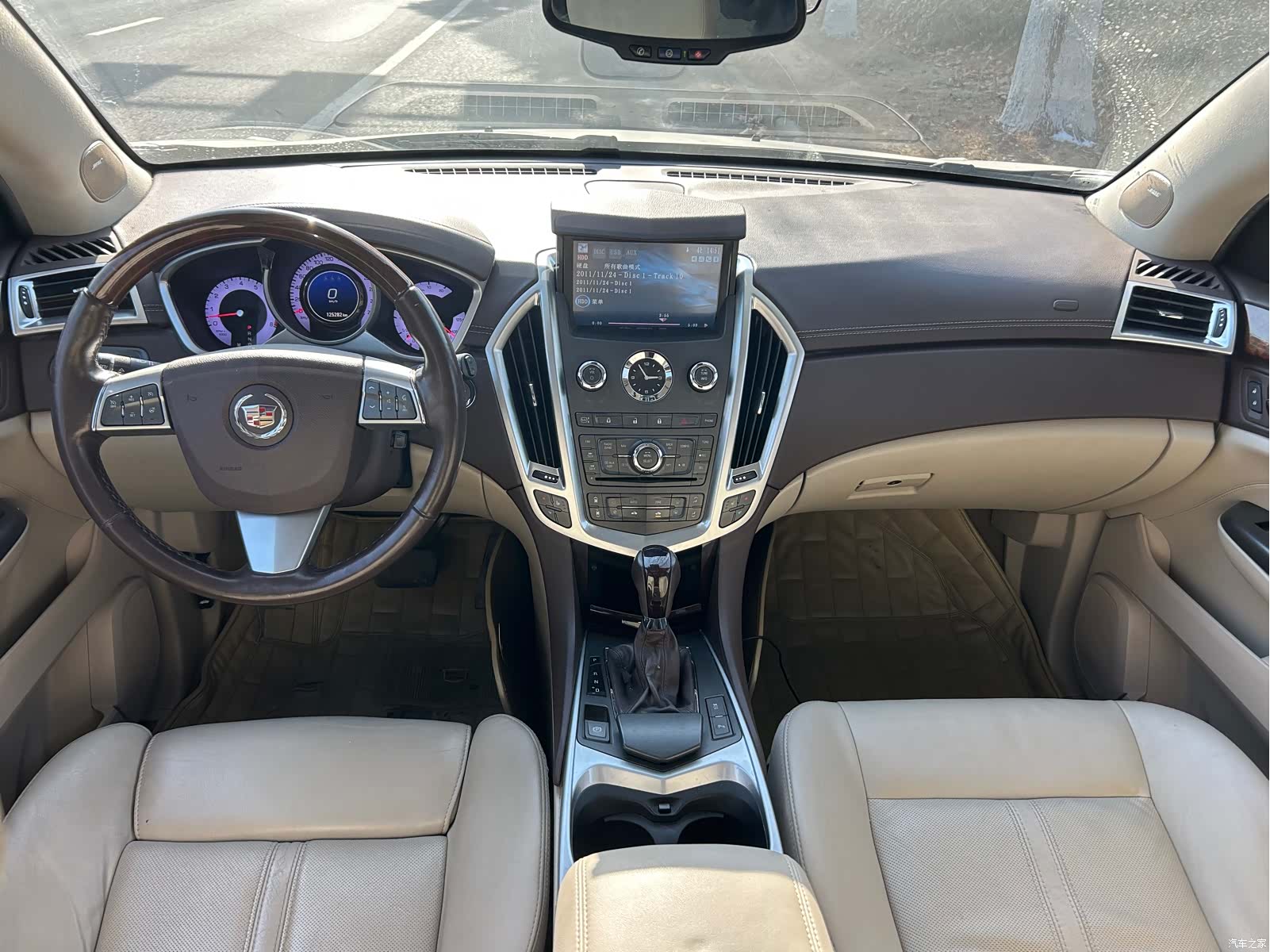Cadillac SRX, 2011 9