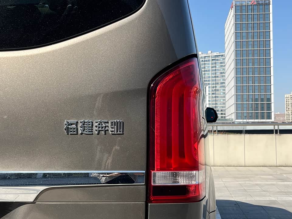 Mercedes-Benz V-class