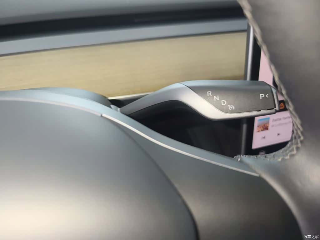 Tesla Model Y, 2022 14