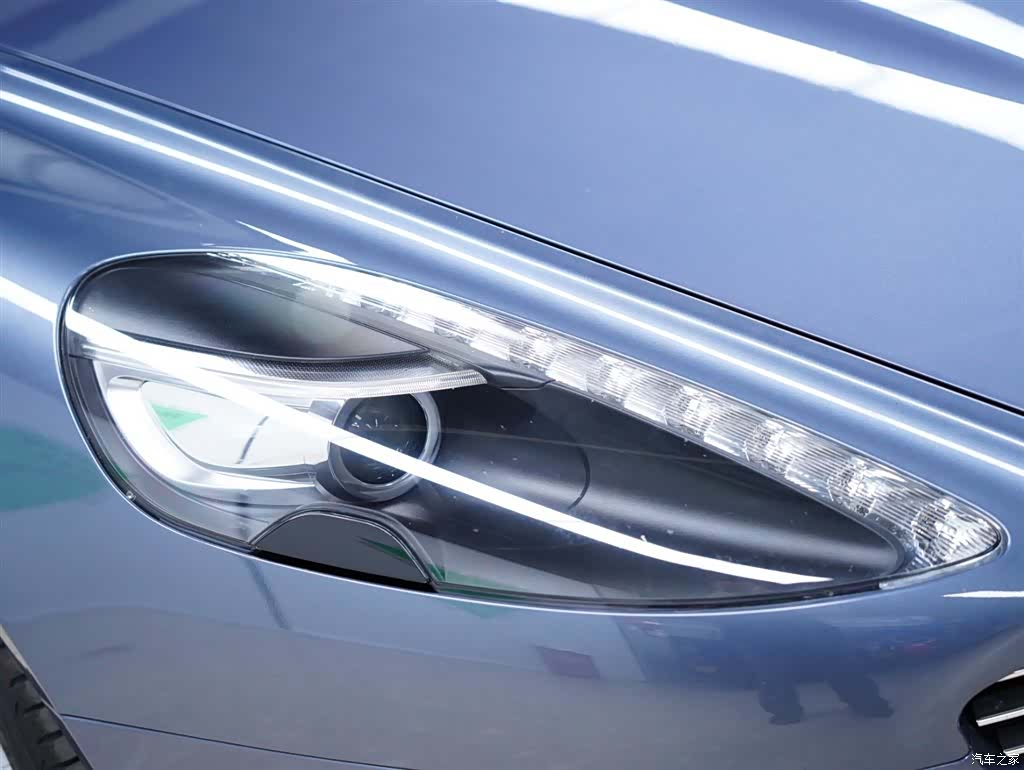 Aston Martin Rapide, 2011 11