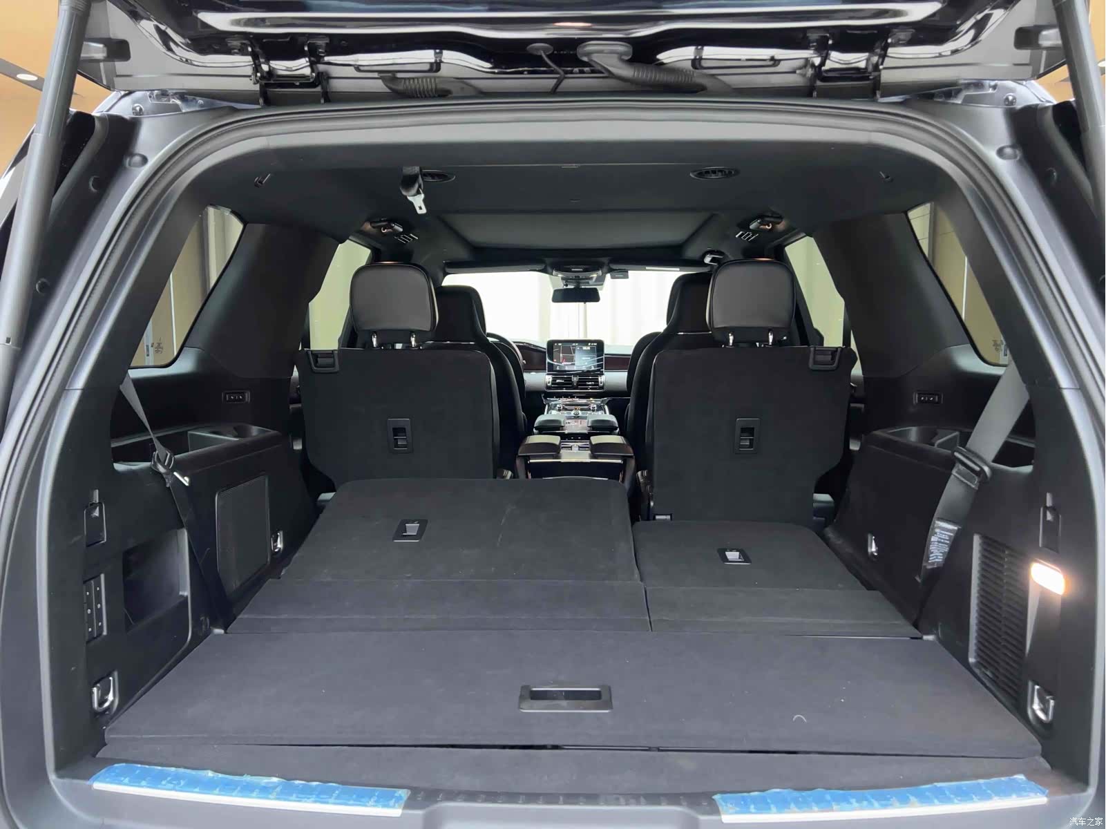 Lincoln Navigator, 2022 13