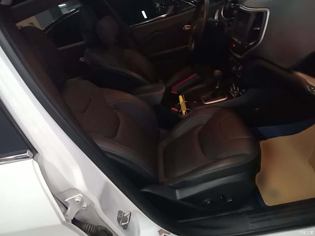 Jeep Cherokee, 2017 25