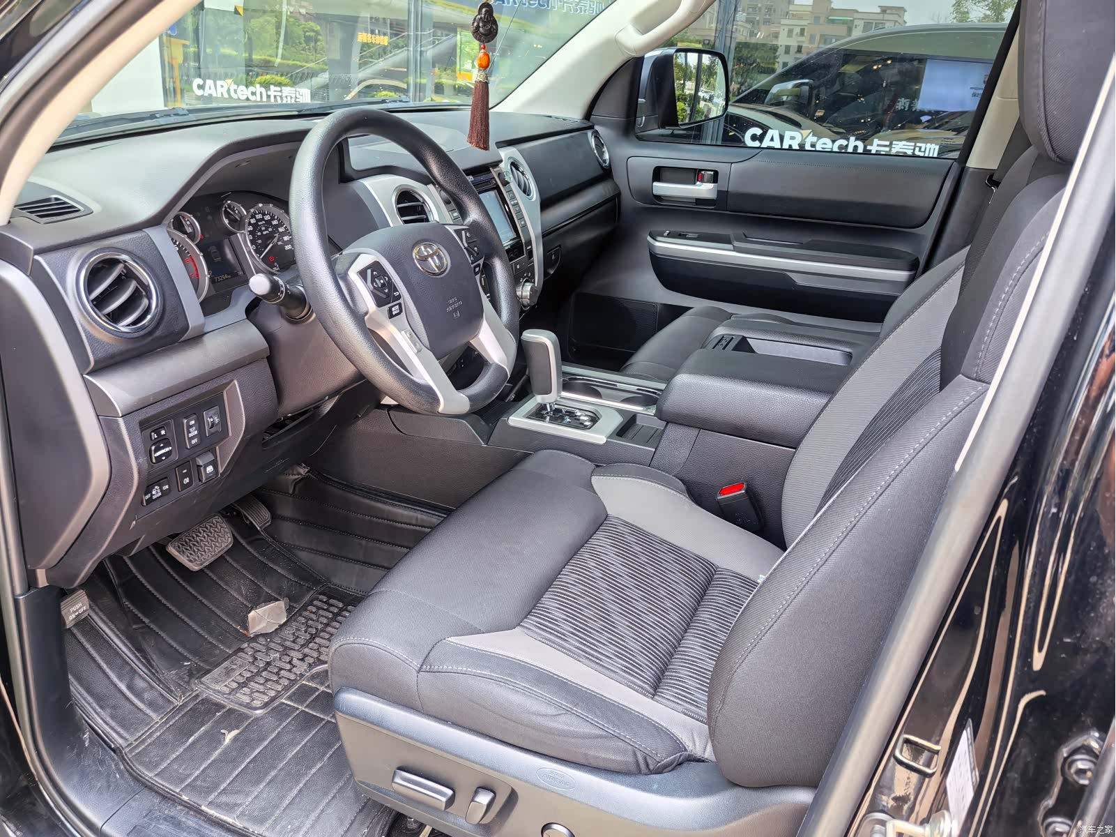 Toyota Tundra, 2015 все фото