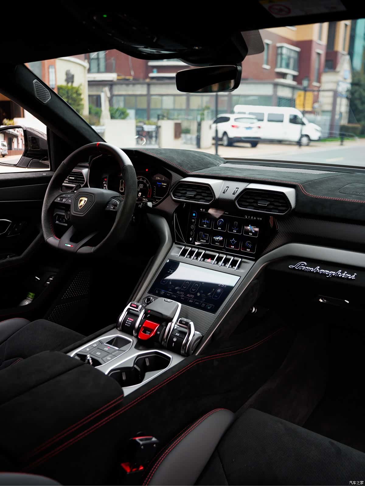 Lamborghini Urus, 2023 20
