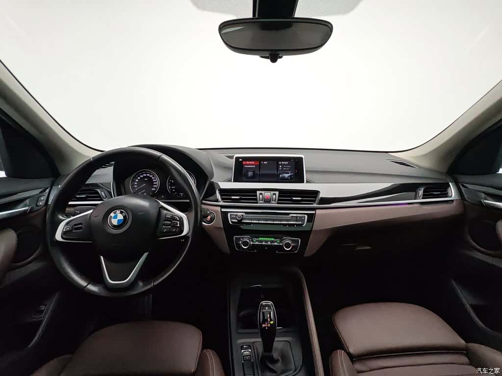 BMW X1, 2019 все фото