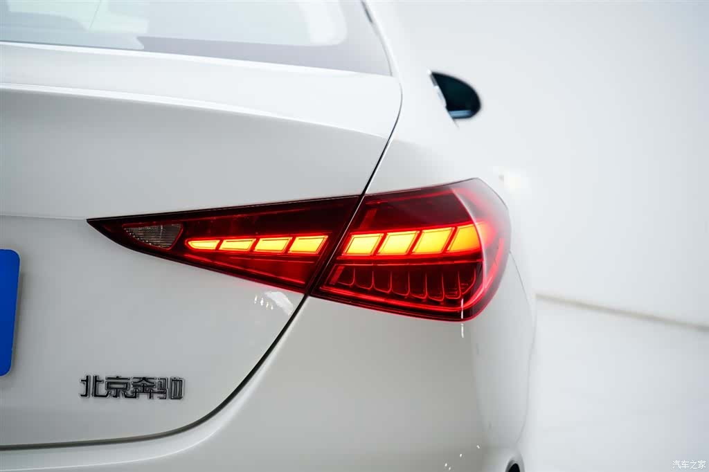 Mercedes-Benz C-Class, 2023 14