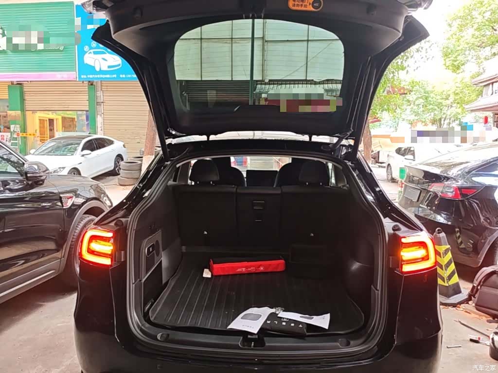 Tesla Model Y, 2022 19