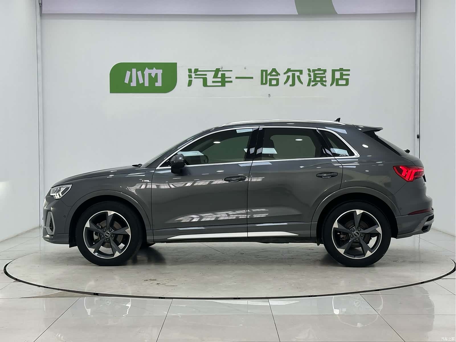 Audi Q3, 2022 все фото