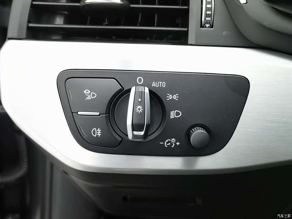 Audi A4L, 2022 21