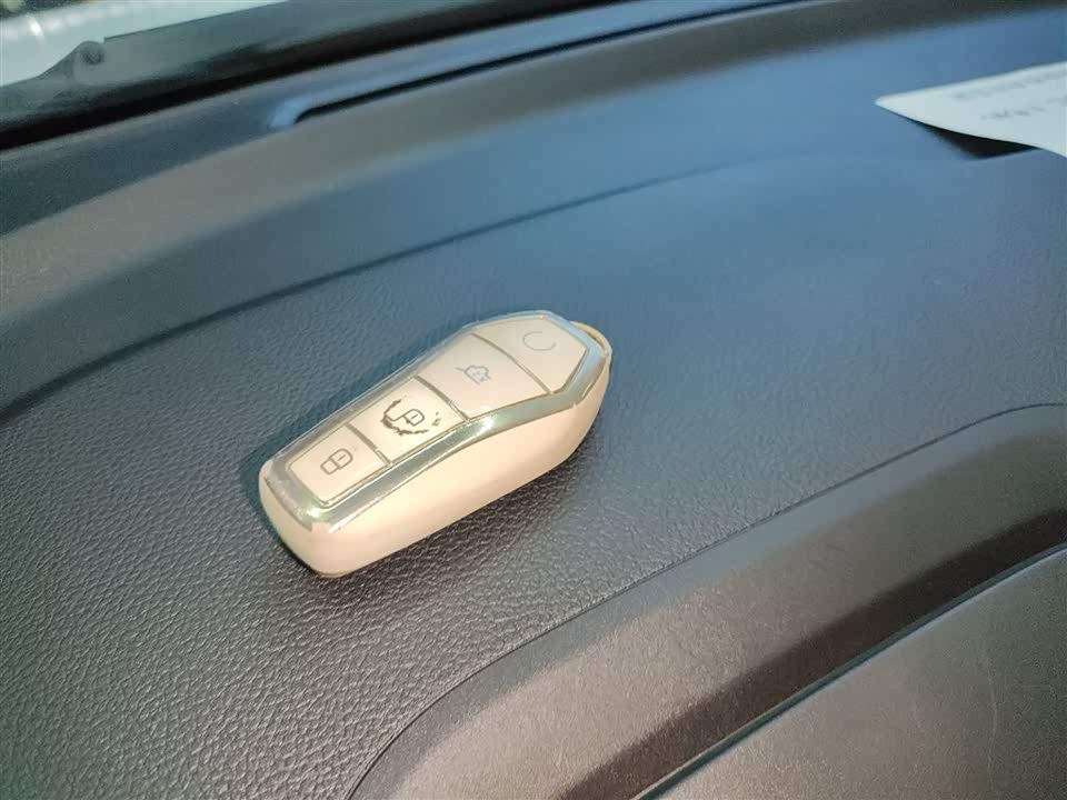 BYD Yuan Pro BYD Yuan Pro
