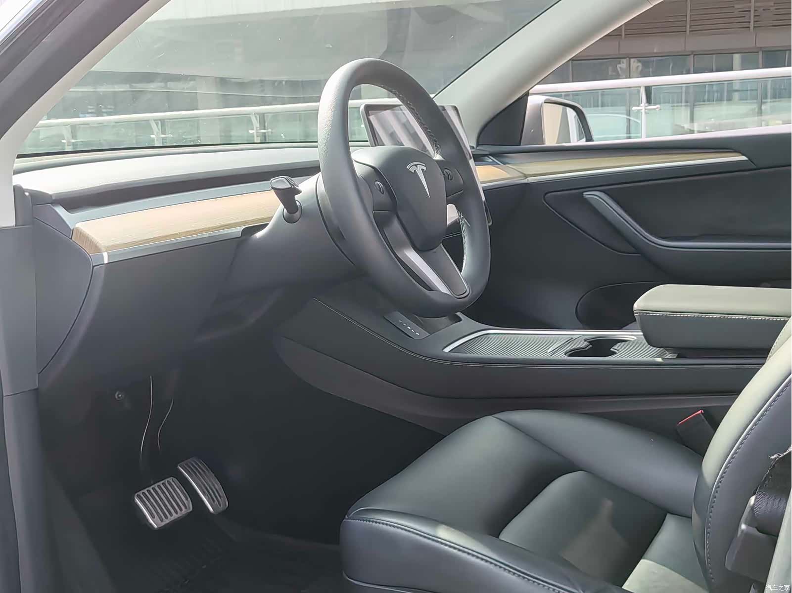 Tesla Model Y, 2021 4
