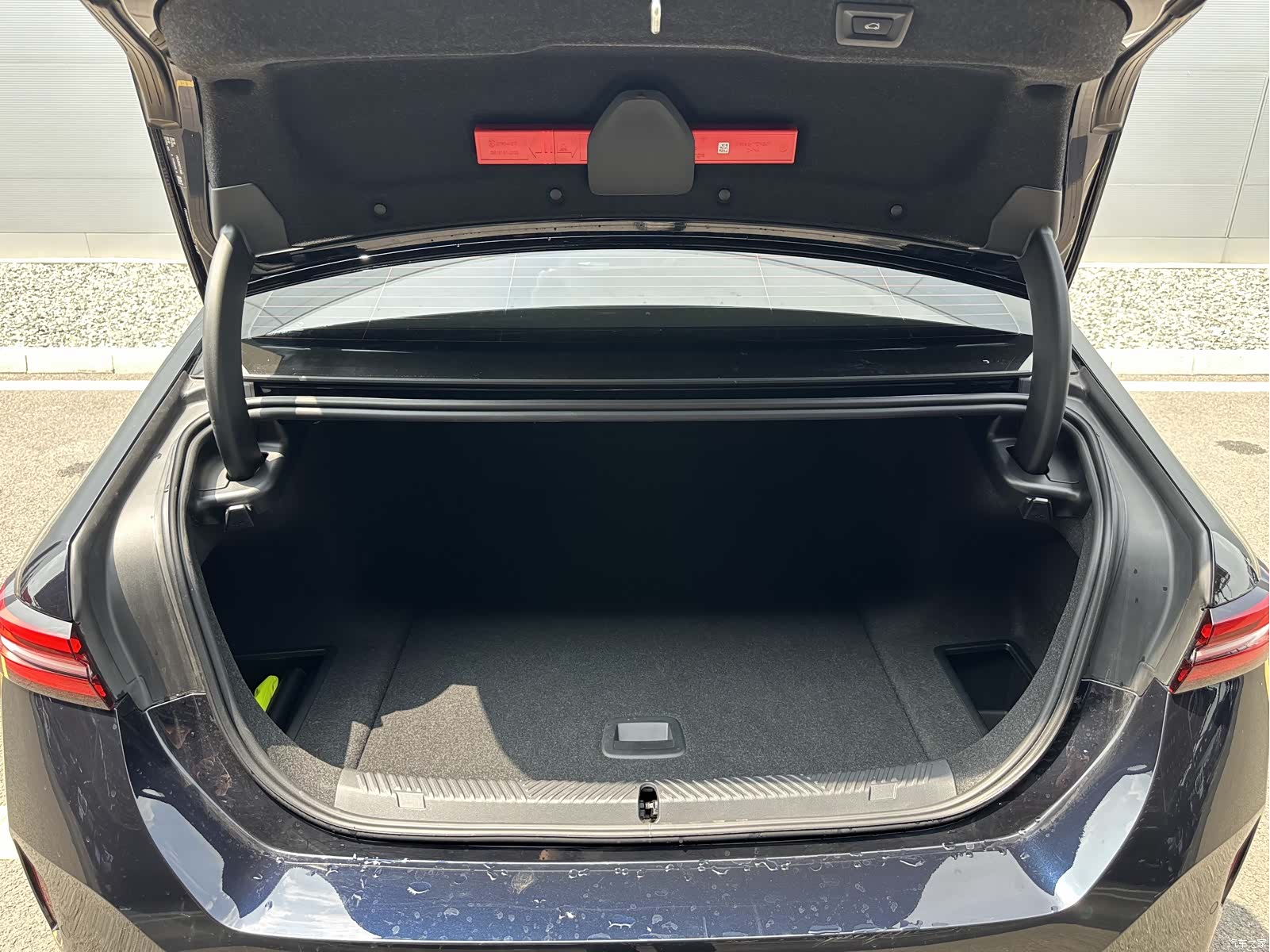 BMW i5, 2025 8