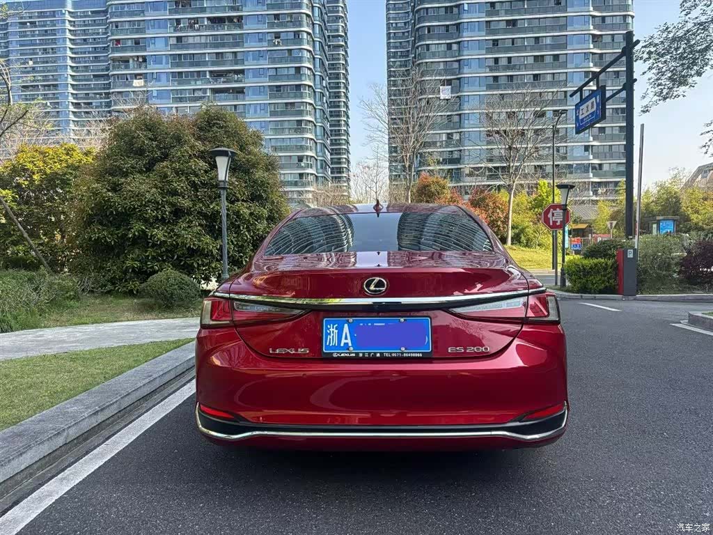Lexus ES, 2018 3