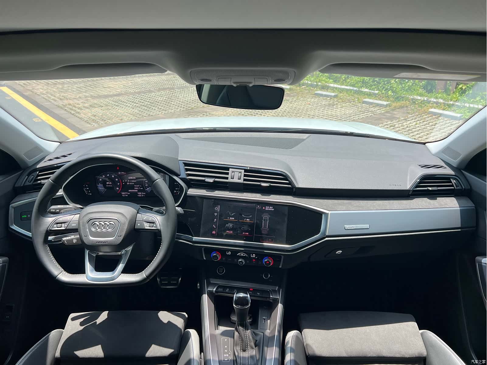 Audi Q3, 2021 11