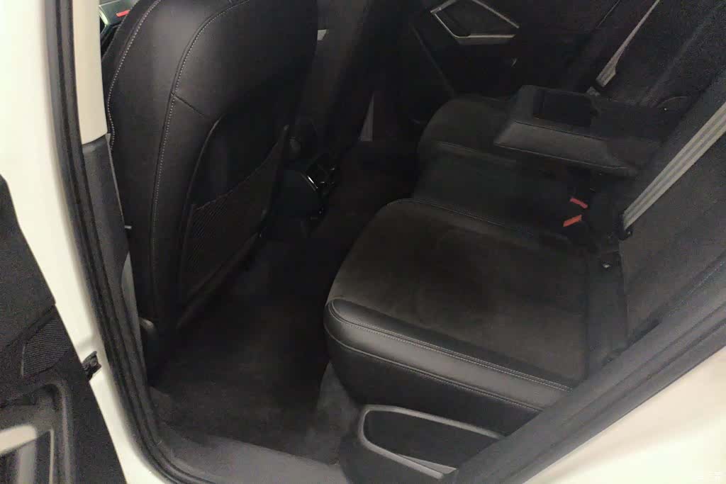 Audi Q3, 2022 11