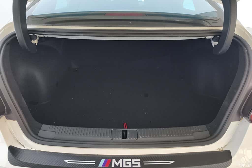 MG MG5, 2025 4