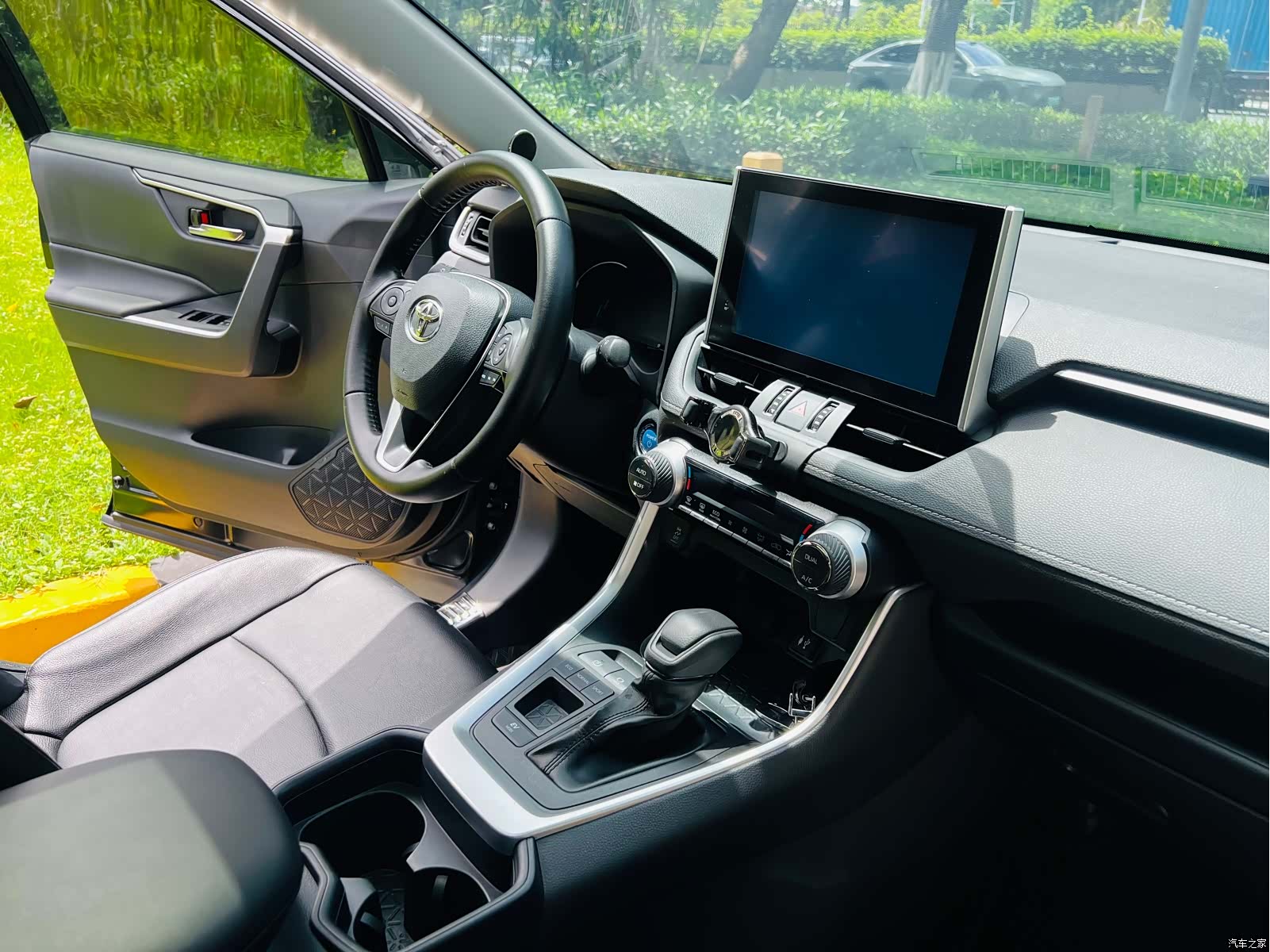 Toyota RAV4, 2022 12
