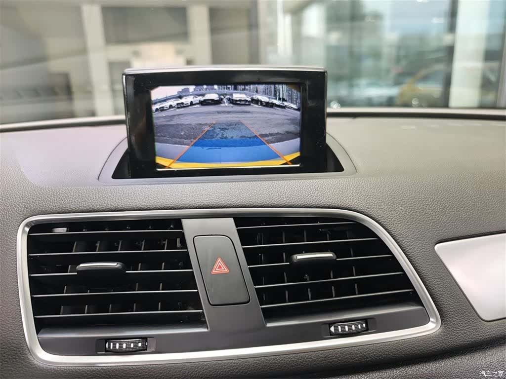 Audi Q3, 2016 11