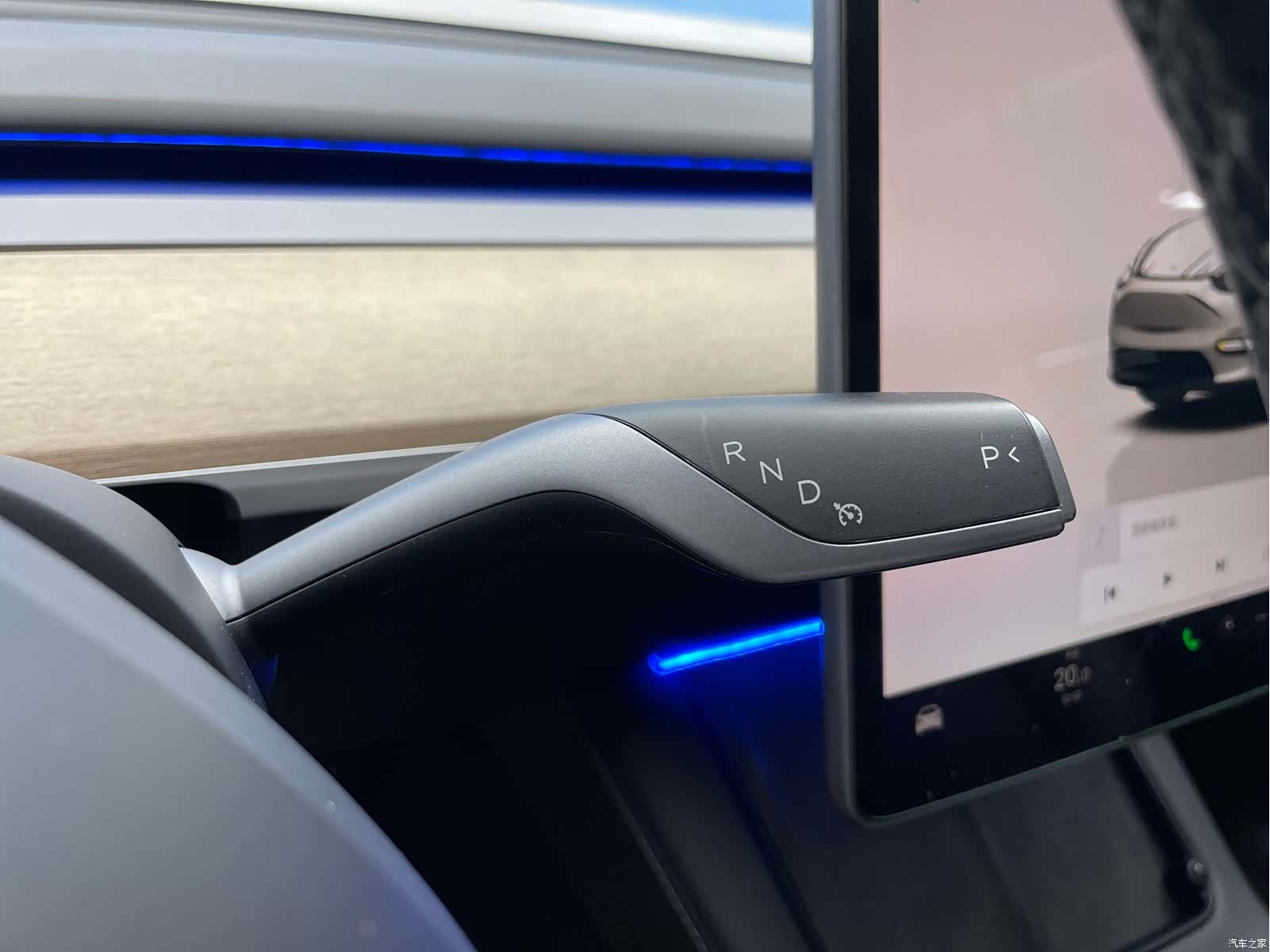 Tesla Model Y, 2022 15