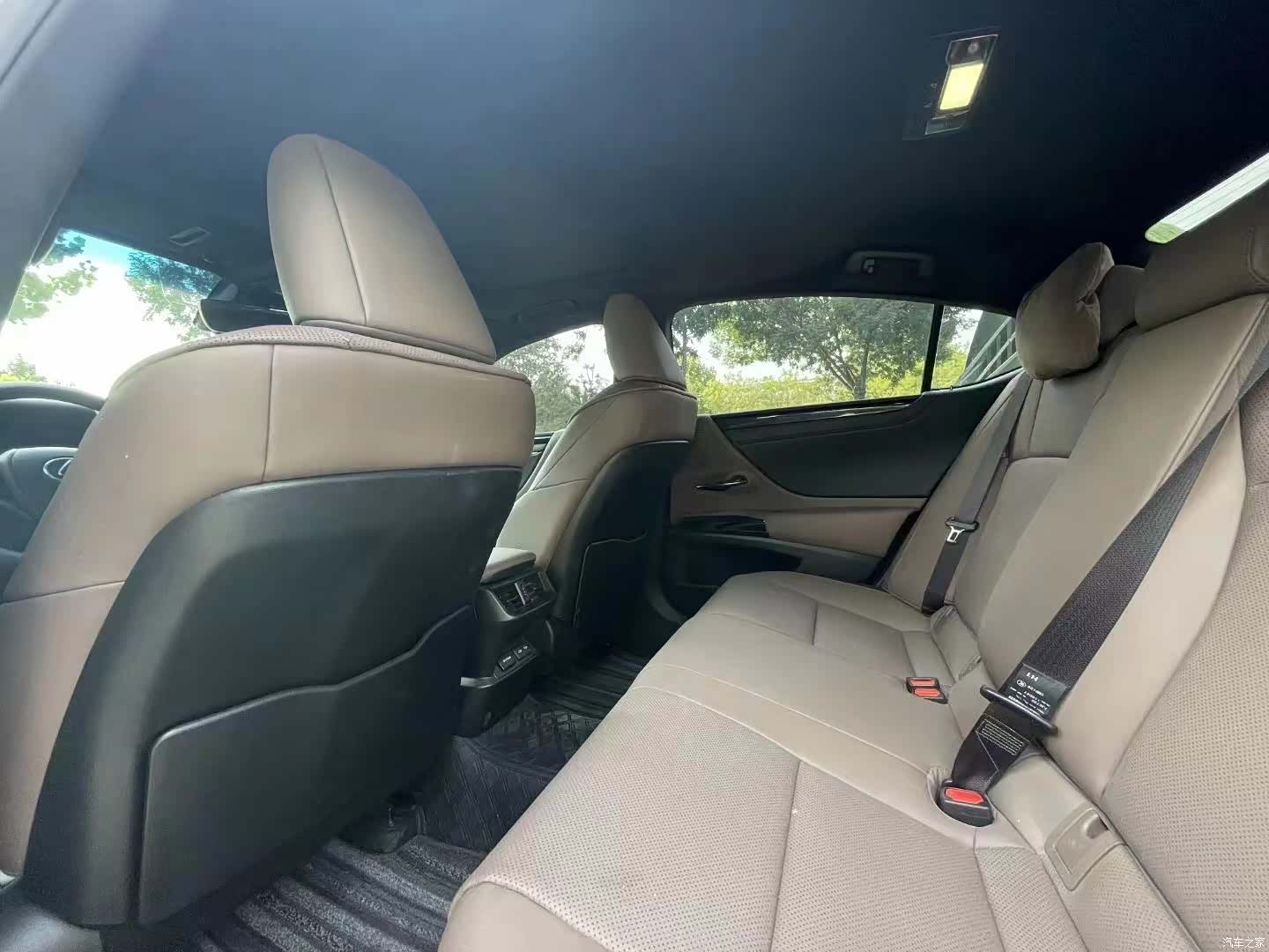 Lexus ES, 2023 6