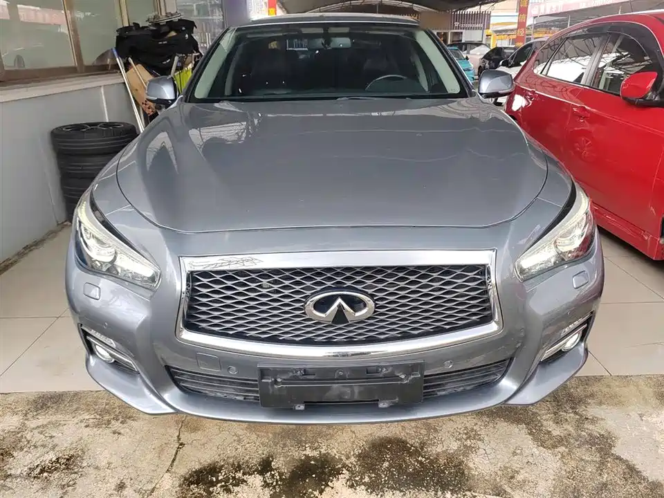 Infiniti Q50L